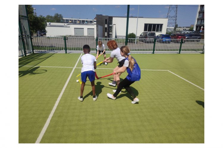 Initiation de floorball